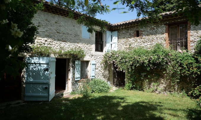 Saint-Gervais-sur-Roubion Other | Lovely restored farmhouse in Provence surrounded by sunflowers & vineyards