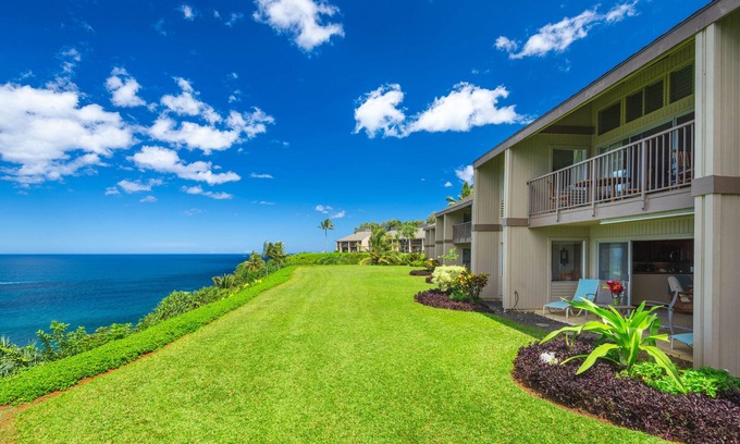 Princeville Condo | Lovely front-row home on Oceans Bluff w/views of Bali Hai, WiFi, pool & hot tub
