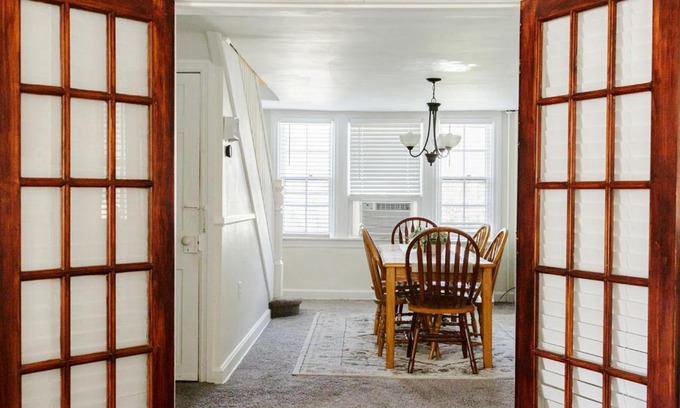Williamsport House | Lovely Historic Williamsport Home-ArtizanSt-RmA