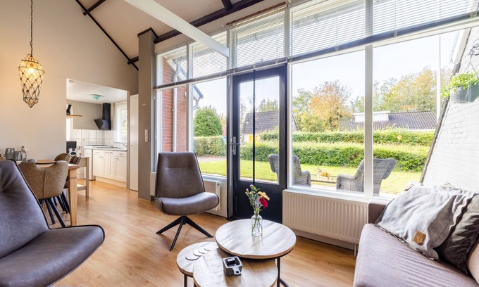 Lauwersoog House | Lovely holiday home, quiet location by the sea