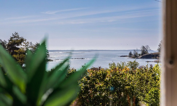 Oskarshamn House | Lovely holiday home with a sea view| SE05036
