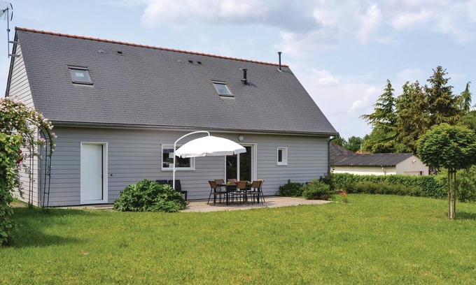Brain-sur-Allonnes House | Lovely home in Brain-sur-Alonnes