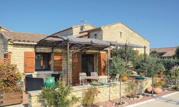 Gordes House | Lovely home in Gordes with kitchen