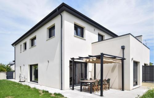 Grentheville House | Lovely Home In Grentheville With Wifi