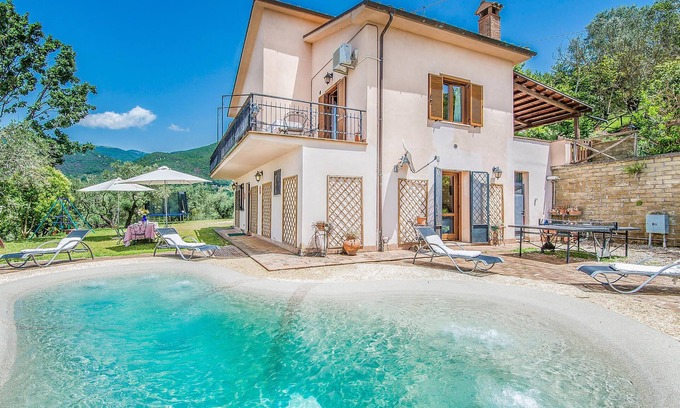 Poggio Catino House | Lovely home in Poggio Catino RI