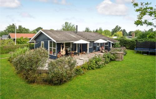 Pøt Strandby House | Lovely Home In Juelsminde With Kitchen