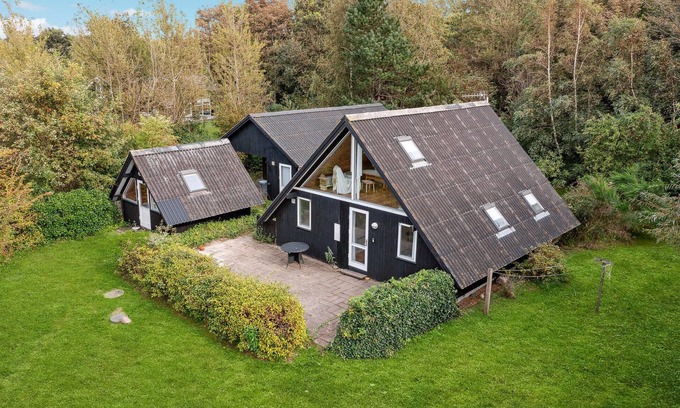 Samsø House | Lovely home in Samsø with WiFi