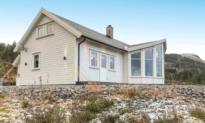Selje House | Lovely home in Stadlandet