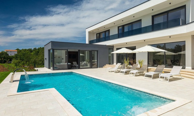 Kringa House | Lovely home in Tinjan