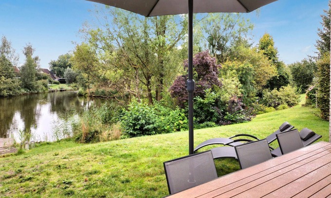 Vlagtwedde House | Lovely home in Vlagtwedde with kitchen