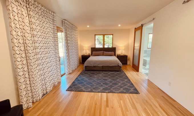 South Capitol House | Lovely Home on Museum Hill-walk to Plaza/Canyon Rd