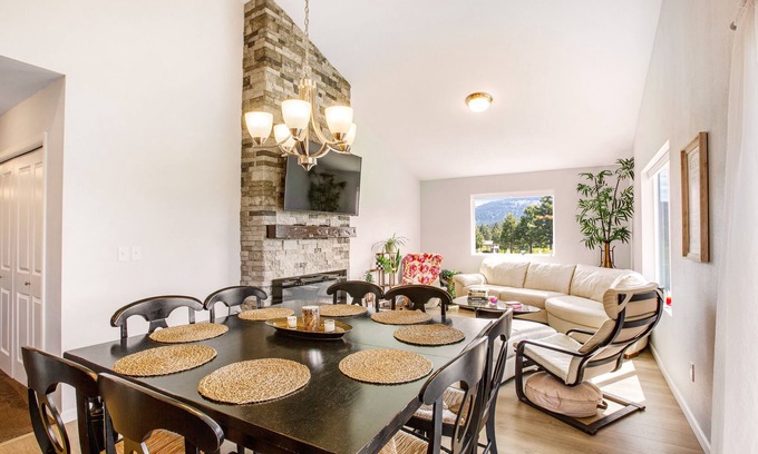 Cle Elum House | Lovely home with deck, Hidden Valley views, free WiFi, & private washer/dryer
