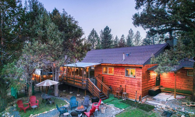 Big Bear House | Lovely home with hot tub, game room, balcony, & firepit - dog friendly