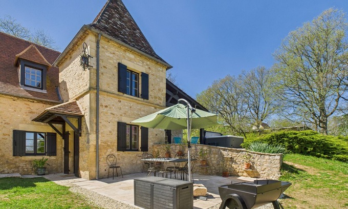 Mauzens-et-Miremont Ski Chalet | Lovely house with jacuzzi for 8 people