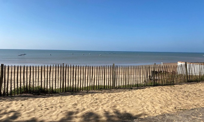 La Tranche-sur-Mer House | Lovely House Facing the Beach - 3 Bedrooms in La Tranche-sur-Mer