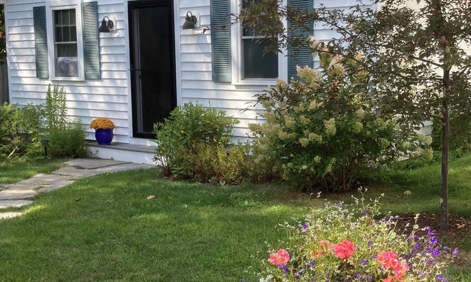 Brunswick Apartment | Lovely intown cottage close to college, shops, coast, in leafy, tranquil setting