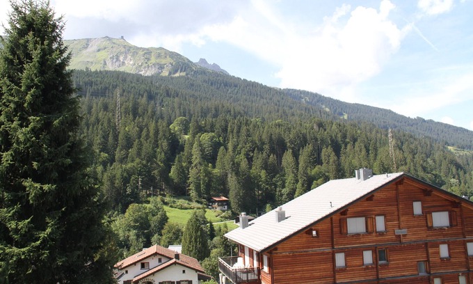 Klosters Platz Apartment | Lovely Klosters home in heart of the village