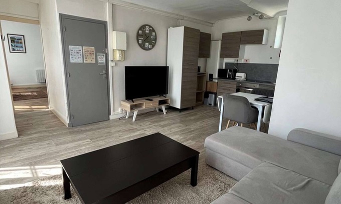 Bayeux Apartment | Lovely Normandy - Apartment in downtown Bayeux