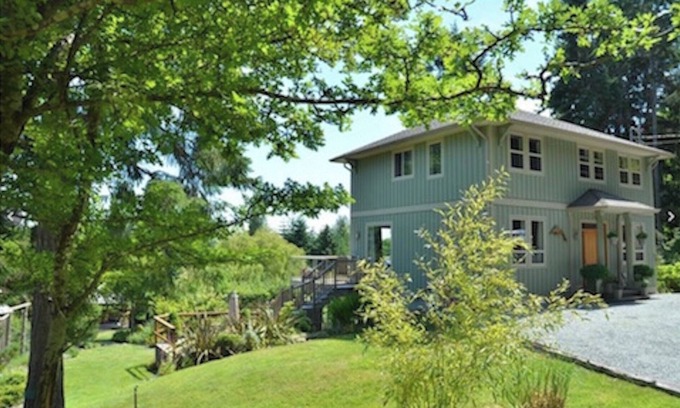 Salt Spring Island Apartment | Lovely one-bedroom garden suite just steps away from beautiful Beddis Beach