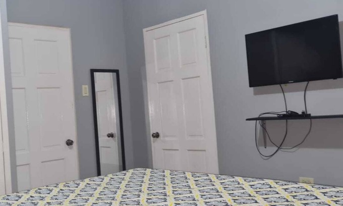 Kingston Apartment | Lovely One bedroom Apartment/Condo in Kingston.