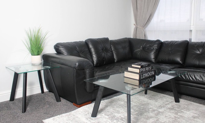 Harlow Apartment | Lovely one-bedroom apartment fully furnished -10 minutes walk to Harlow Station
