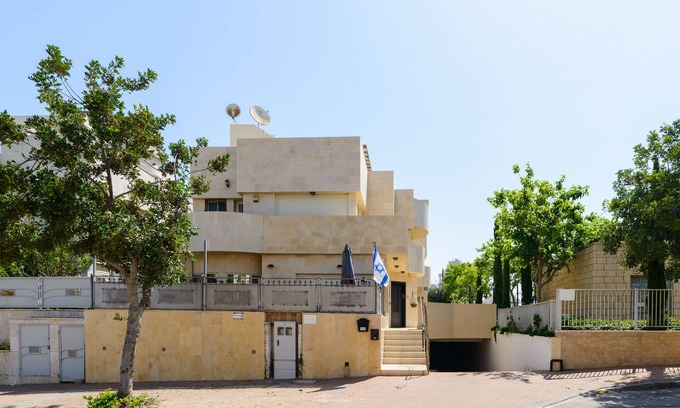 Netanya Apartment | Lovely one bedroom few steps from the beach
