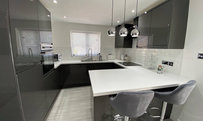 Maghull House | Lovely refurbished 3-Bed House in Liverpool