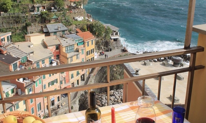 Riomaggiore Apartment | Lovely Rustic by the Sea