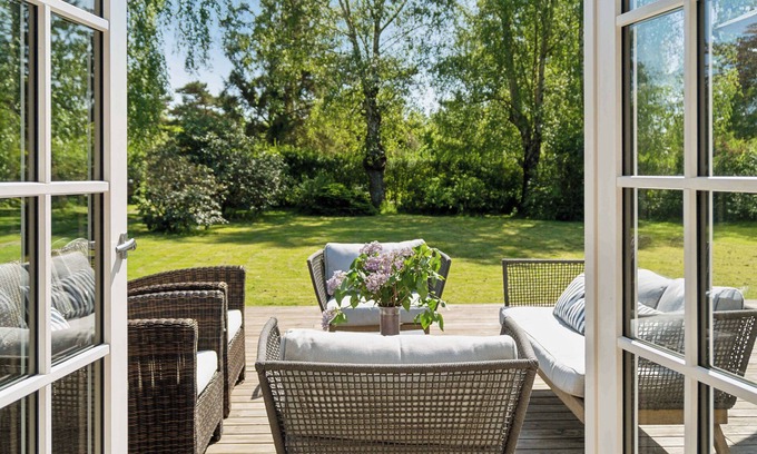 Dronningmolle House | Lovely secluded cottage in Dronningmølle.