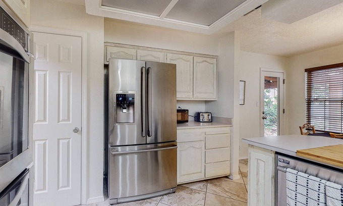 Northeast Heights House | Lovely Secure Gated Community - 2MBR -Jetted Tub