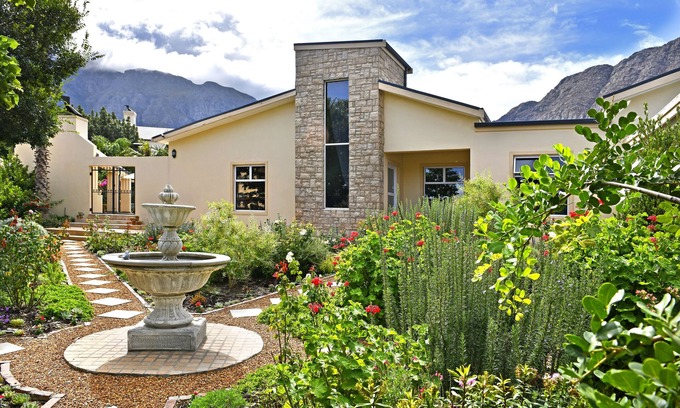 Franschhoek House | Lovely self-catering home, in quiet area, 10 minutes walk to restaurants no01