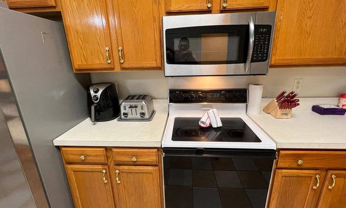 Orange Park House | Lovely Spacious 3 Bedrooms 2 Bath Home in Orange Park, Fl