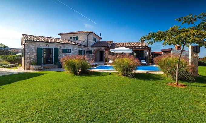 Baldasi Villa | Lovely stone house villa with pool near Porec