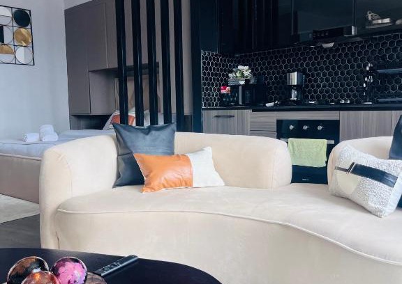 Westlands Apartment | Lovely studio/1bedroom in westlands with gym and pool