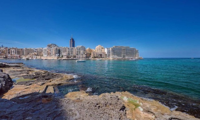 Paceville Apartment | Lovely studio designer in the centre of Paceville