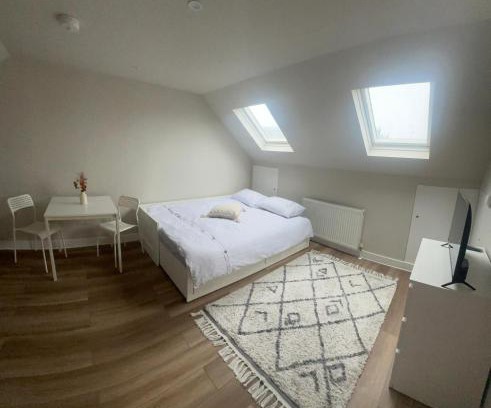 London Borough of Hounslow Apartment | Lovely Studio