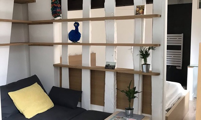 Quartier du Mail Apartment | Lovely Studio on rue Montorgueil - Refurbished.