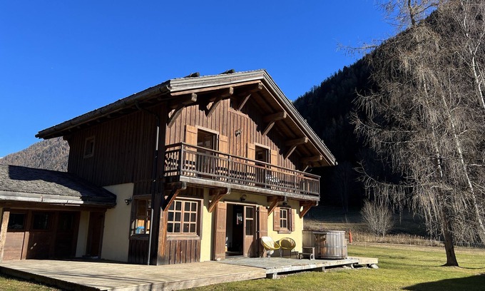 Chamonix-Mont-Blanc Ski Chalet | Lovely Stylish Chalet, Stunning Views of Mont Blanc, Nordic Bain, Near to Skiing