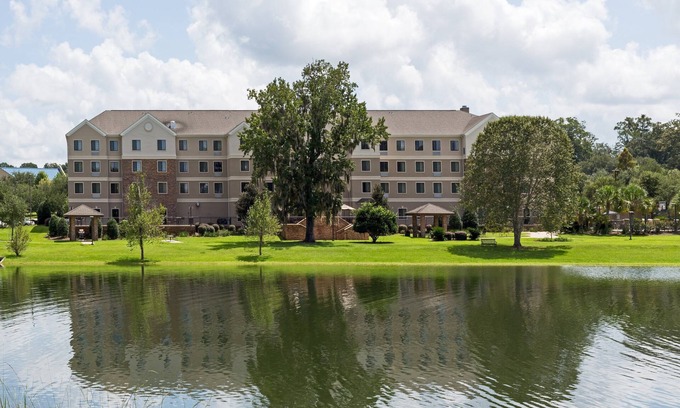 Tallahassee Condo | Lovely Suite in Tallahassee! Free Breakfast + On-Site Business Center