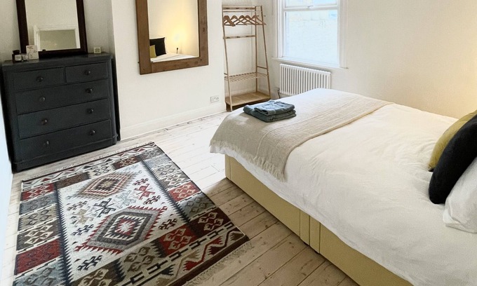 North Kensington Apartment | Lovely sunny flat near Notting Hill and Westfield shopping centre