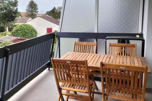 Sainte-Cecile-Plage Apartment | Lovely T2 with garden by the sea