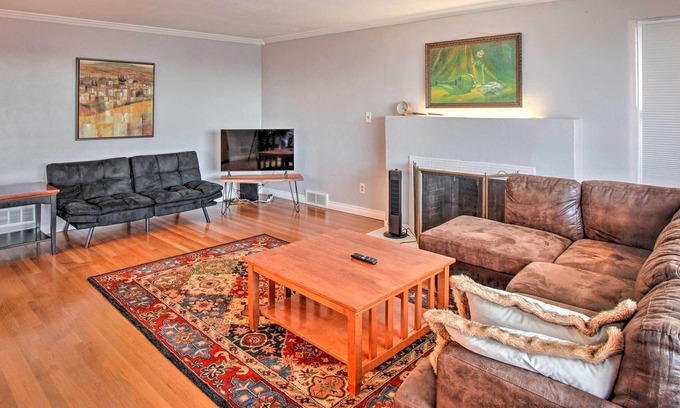 West End House | Lovely Tacoma Home w/ Water & Mountain Views!