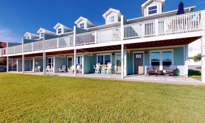 Sunnyside On The Gulf House | Lovely Townhouse Steps From Beach w/Free WiFi, Breathtaking Views, & Central AC