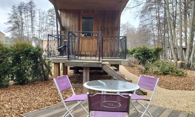 Erezee Cottage | Lovely trailer with tranquility assured.
