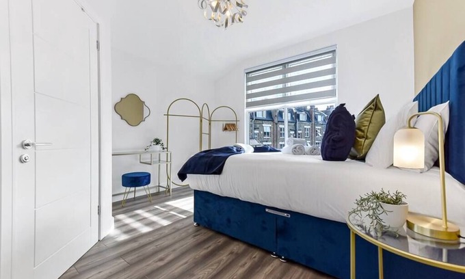 Crouch End Apartment | Lovely Two Bedroom with Ensuite Bathrooms