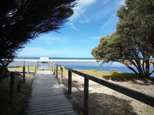 McCracken House | Lovely Unit with Glorious Sea Views