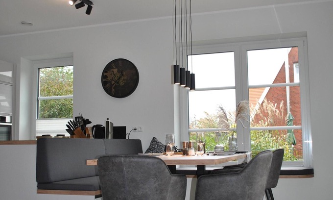 Harlesiel House | Lovely vacation home in Carolinensiel: relaxation for the whole family