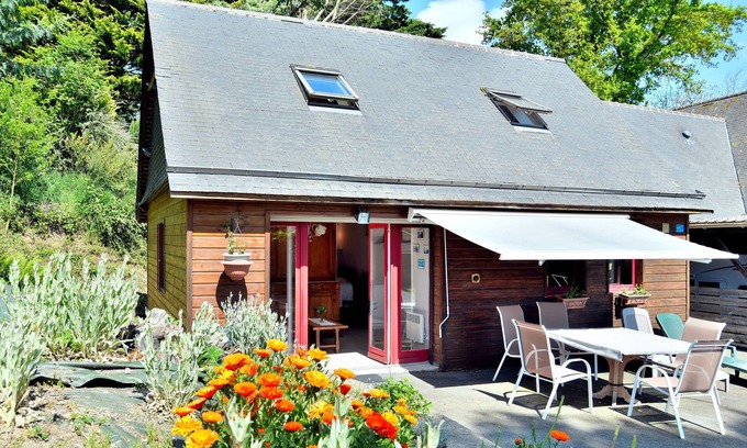 Pluduno Ski Chalet | Lovely vacation home Maison en bois