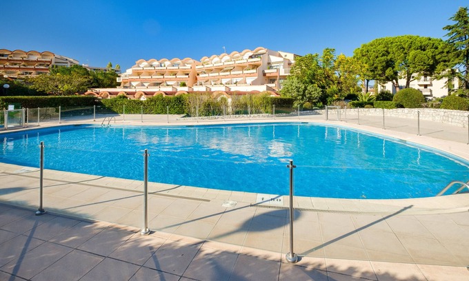 Plaine de la Brague Apartment | Lovely Vacation Studio "Mer Soleil Confort" with Shared Pool and Terrace