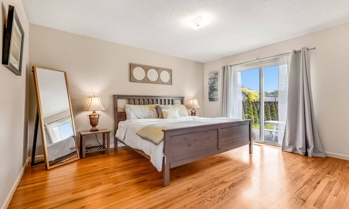 Westside Santa Cruz House | Lovely West Cliff home ideal for your next beach vacation